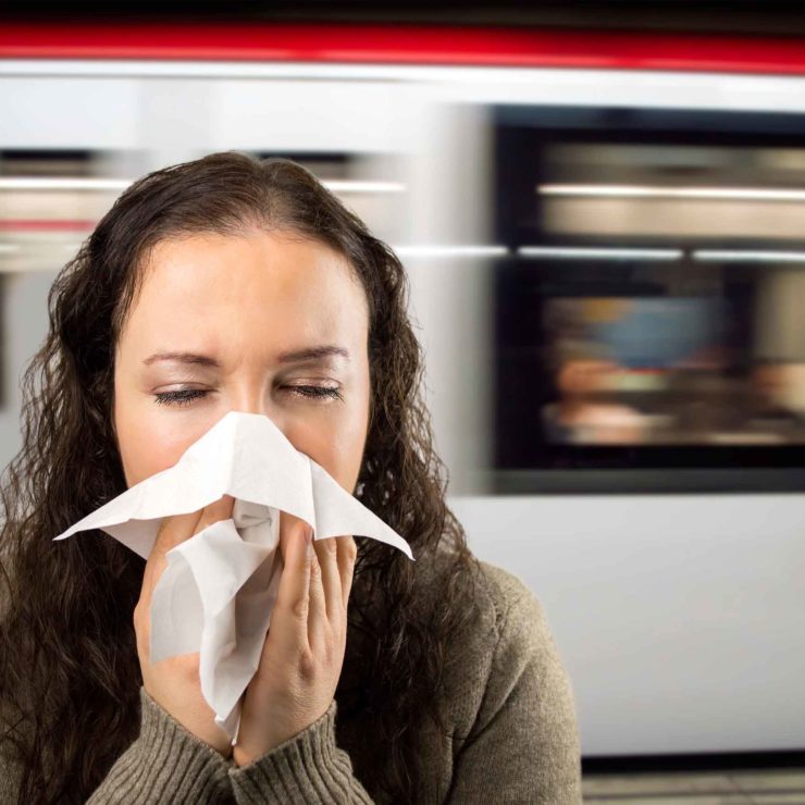 Woman Sneezing Subway Photo Manuel Faba Ortega iStock WEB